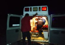 Funcionario de Buctzotz, grave tras caer en gigantesco bache en carretera