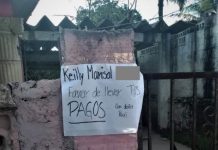 La acosan por deudora, ella se burla con memes