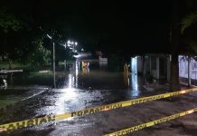 Fuerte lluvia deja calles inundadas en Tizimín