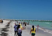 Los turistas se van, pero la basura se queda en las playas