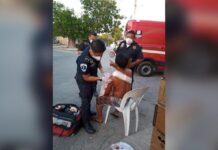 Mujer se enoja con su pareja y le clava un cuchillo en el hombro