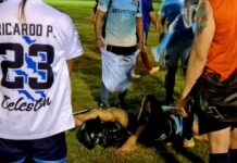 Con doble fractura de pierna termina un futbolista durante partido