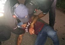 Auto fantasma arrolla a transeúnte y termina con la chola abierta