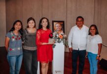 Por ser una promotora del bien común, reconocen a destacada maestra tizimileña