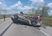 Un fallecido y varios heridos, saldo de volcadura