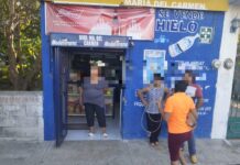 Chamaco intenta asaltar expendio de cheva con cuchillo en mano