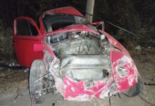 Hombre fallece tras fuerte choque contra un poste
