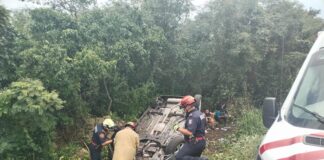 Volcadura en la carretera Buctzotz-Tizimín con seis personas lesionadas.