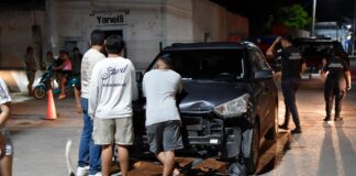 Accidente entre una camioneta y una motocicleta en el centro de Seyé.