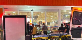 Paramédicos de la SSP atienden a un hombre tras un paro cardíaco en Ciudad Caucel.