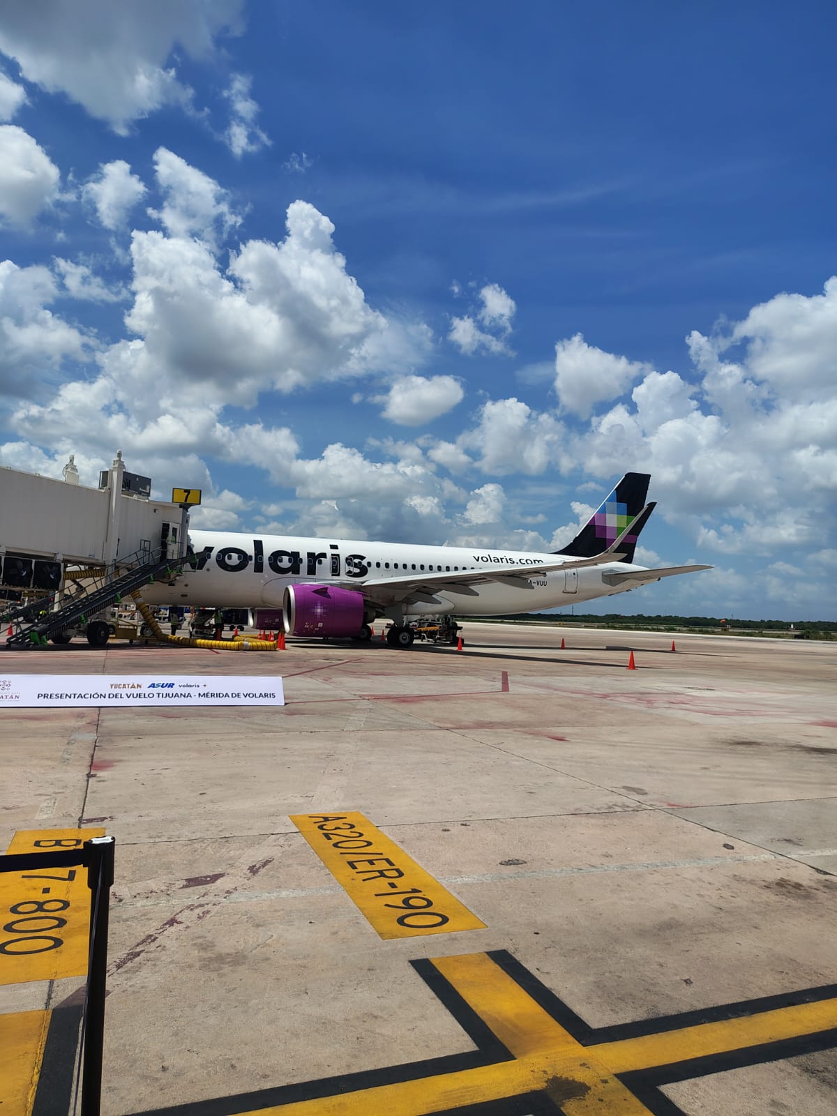 Ruta aérea Mérida-Tijuana de Volaris en el Aeropuerto Internacional de Mérida.