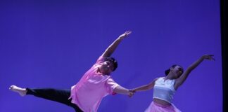 Niñas y niños participan en los talleres de verano de los centros culturales de Mérida.