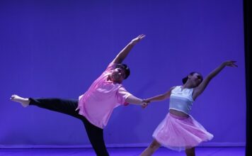 Niñas y niños participan en los talleres de verano de los centros culturales de Mérida.