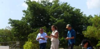 Cecilia Patrón supervisa la construcción del Corredor Verde de Ciudad Caucel.