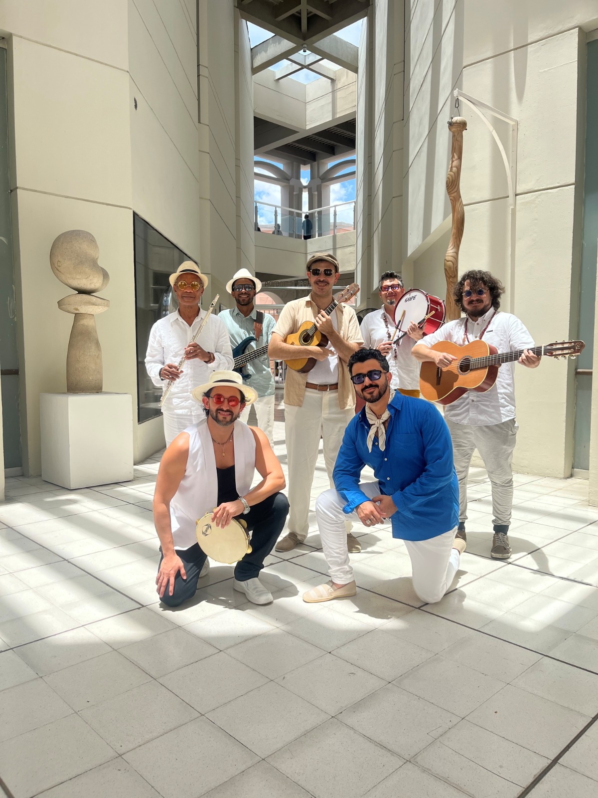Integrantes del Ballet Folclórico Juvenil de Mérida durante una presentación de danza tradicional mexicana.