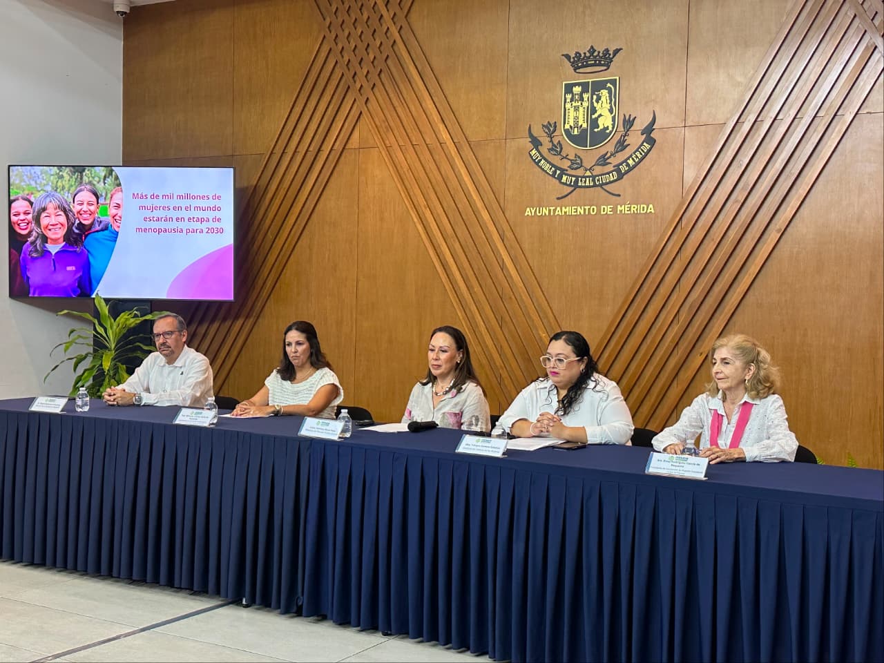 Congreso Mujer sin pausa sobre menopausia en Mérida.
