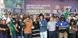 Presentación del programa Chambea Seguro para la entrega de cascos certificados en Mérida.