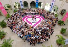 Cecilia Patrón Laviada durante un encuentro con servidores públicos del Ayuntamiento de Mérida.