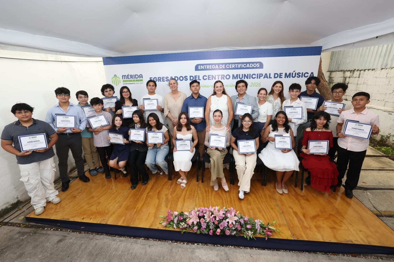 Cecilia Patrón Laviada durante la entrega de certificados a la primera generación del Centro Municipal de Música.