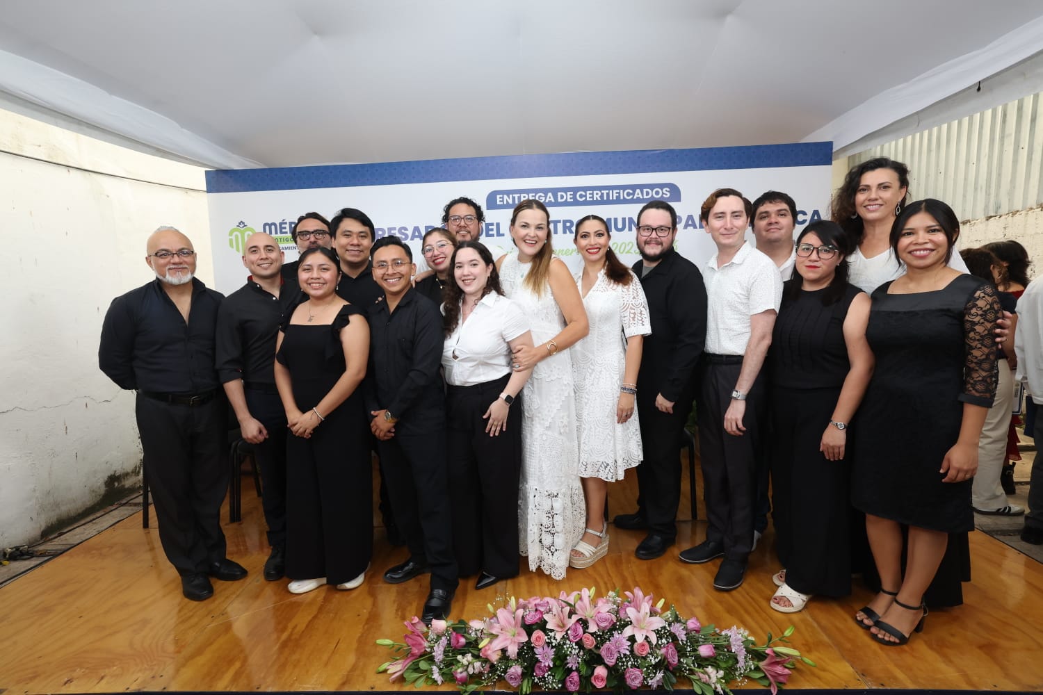 Cecilia Patrón Laviada durante la entrega de certificados a la primera generación del Centro Municipal de Música.