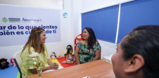 Cecilia Patrón durante el anuncio de la ampliación de horarios de los Centros AlmaNova.
